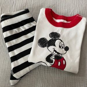 Hanna Anderson Pjs size 100 (4)